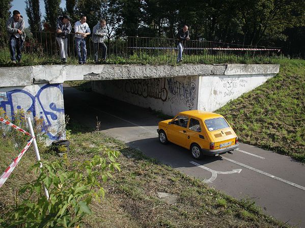 Nowy "maluch" po 34 latach odnaleziony w garażu