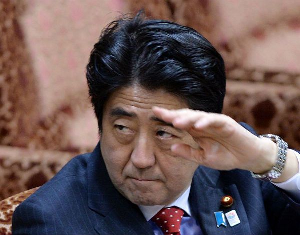 Karambol w Japonii z udziałem limuzyny premiera