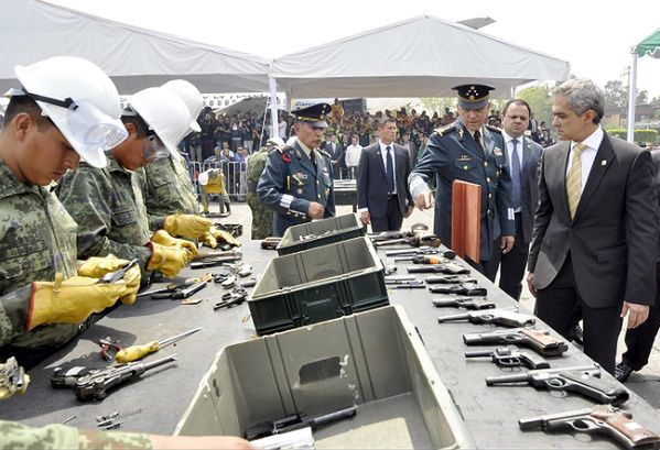 Meksyk: mieszkańcy stolicy dobrowolnie oddali ok. 7 tys. sztuk broni