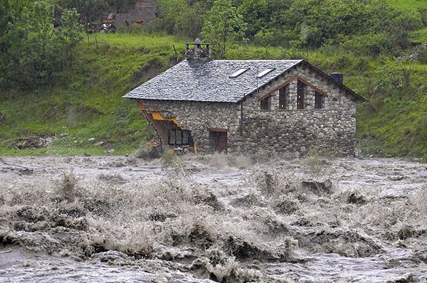 Powódź w hiszpańskich Pirenejach
