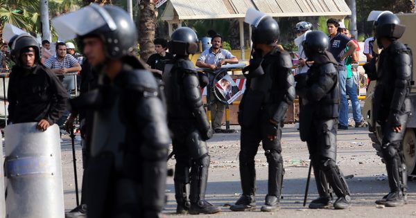 Egipt: ataki islamistów na posterunki policji i wojska na Synaju