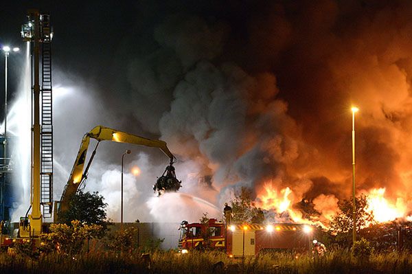 Ugaszono pożar odpadów w Malmoe. Toksyczna chmura nad cieśniną Sund