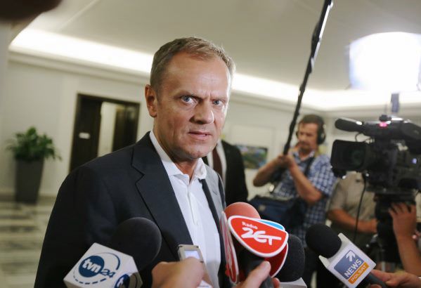 "Wprost": Donald Tusk rozmawiał o politycznych scenariuszach z Leszkiem Millerem