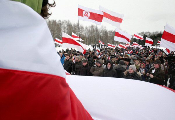 Grzywny i areszty dla zatrzymanych podczas demonstracji na Białorusi