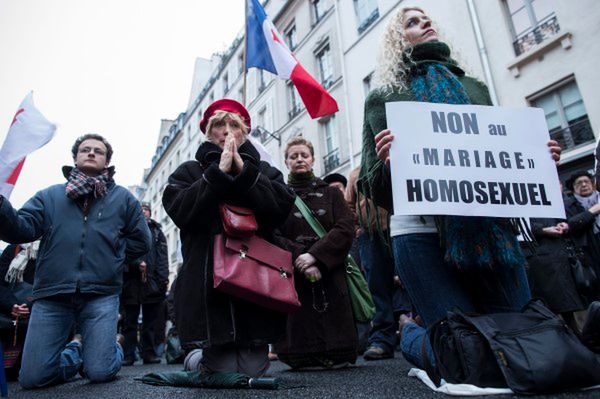 Paryż: kilka tysięcy osób protestowało przeciwko małżeństwom gejów
