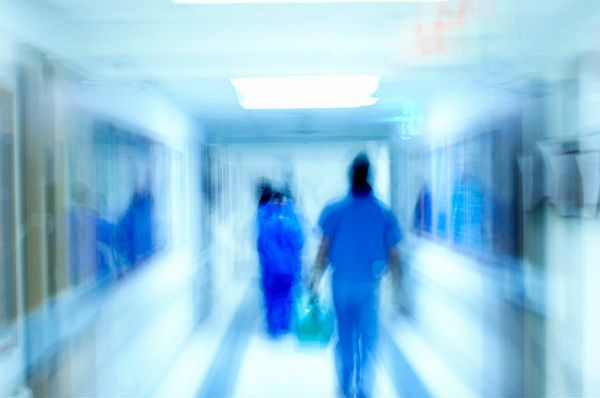 Anestezjolog podejrzany o gwałt na pacjentkach przegrał w Strasburgu