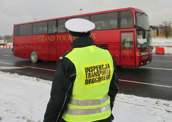 Ruszają kontrole autokarów przewożących dzieci i młodzież na ferie