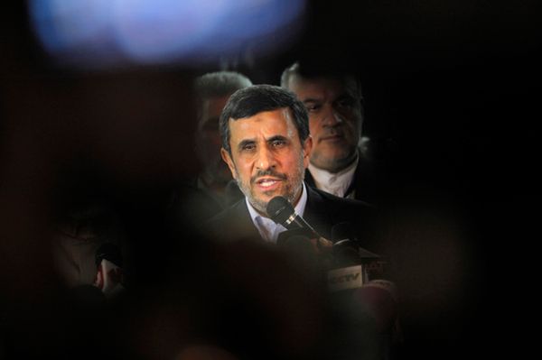 Syryjczyk rzucił butem w stronę prezydenta Iranu Mahmuda Ahmadineżada