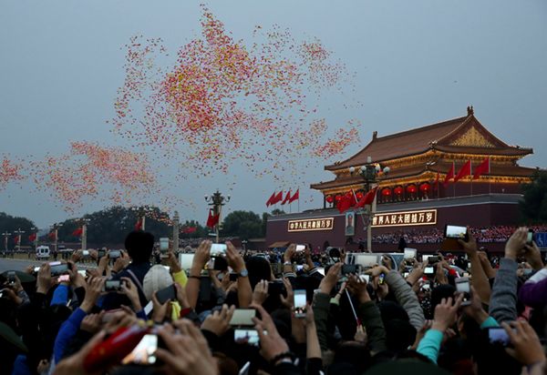 65-lecie komunistycznych Chin w cieniu masowych protestów w Hongkongu