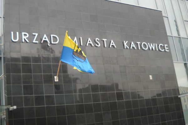 Katowiczanie zdecydowali - będą place zabaw i nowe chodniki