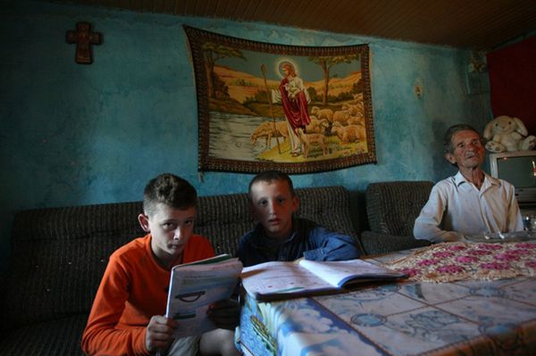 Dzieci krwi. "Prawo zemsty" to koniec normalnego życia dla tysięcy rodzin w Albanii