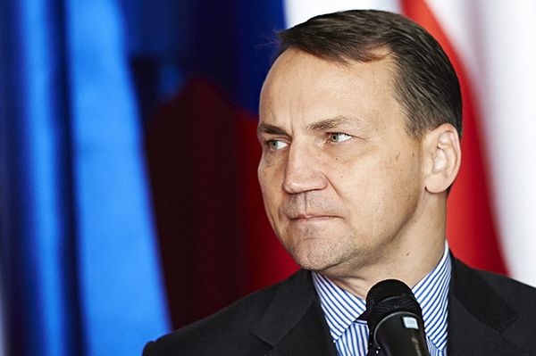 Sikorski przerywa milczenie. "Rozmowa nie była autoryzowana"