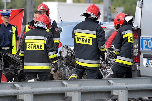 Zderzenie na "siódemce". Ciężarówka zderzyła się z osobowym autem. Ranne są dzieci