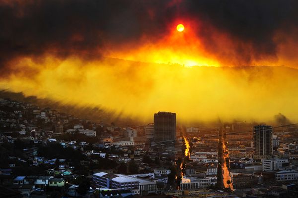 Pożar w Chile zniszczył ok. 150 domów, trwa ewakuacja ludności