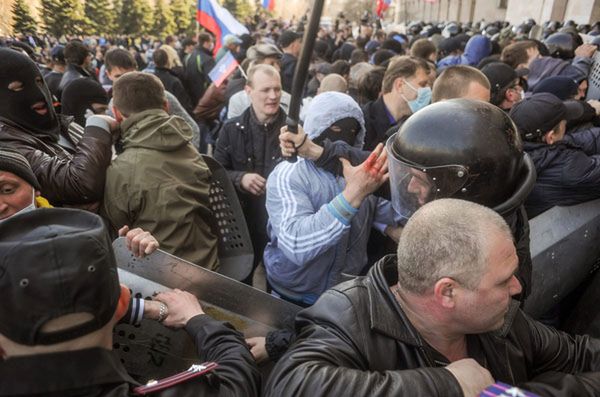 Turczynow odwołał wyjazd na Litwę po zamieszkach na wschodzie Ukrainy