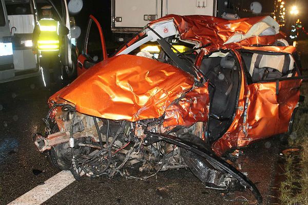 Wypadek w Jadownikach. Zginęła rodzina z małym dzieckiem