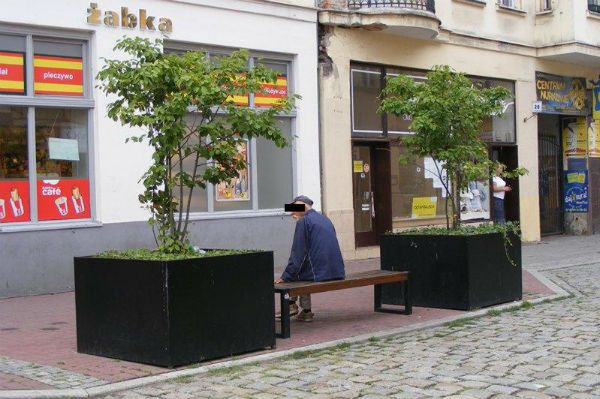 Decyzja w sprawie ławek na ul. Wrocławskiej