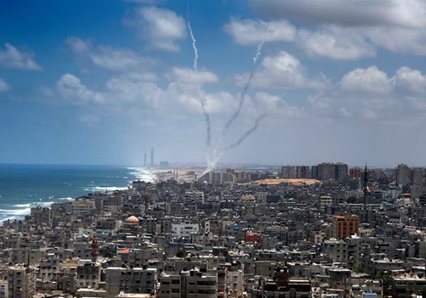 Izrael wznowił ataki na Strefę Gazy. Hamas wciąż ostrzeliwuje państwo żydowskie