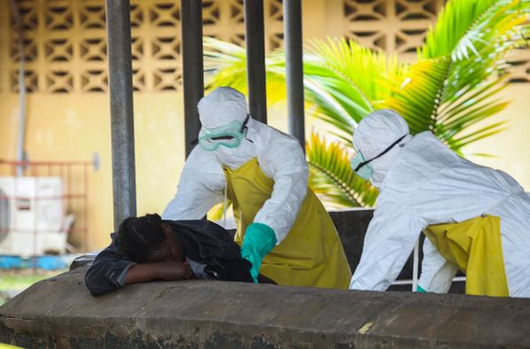Liberia: odnaleziono 17 pacjentów, którzy opuścili centrum leczenia Eboli