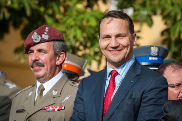 Radosław Sikorski: Polska bezpieczniejsza energetycznie niż sąsiedzi