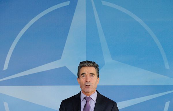 Anders Fogh Rasmussen: NATO bardzo zaniepokojone koncentracją rosyjskich wojsk