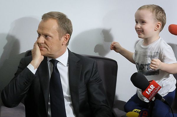 Tusk usłyszał gorzkie słowa od rodziców. "Kłamca"