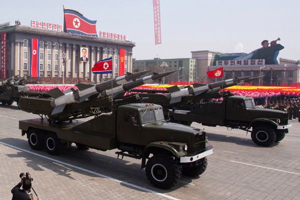 Korea Północna drugi dzień z rzędu kontynuuje próby rakietowe