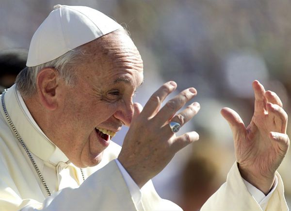 Ks. Jorge Mario Bergoglio pomagał prześladowanym przez reżim w Argentynie
