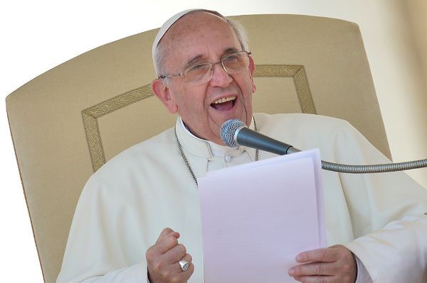 Papież Franciszek: niech chrześcijanin ugryzie się w język, nim zacznie plotkować