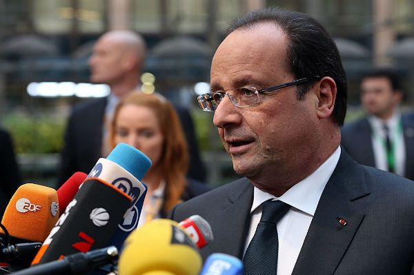 Francois Hollande rozważa pozwanie pisma po rewelacjach o romansie