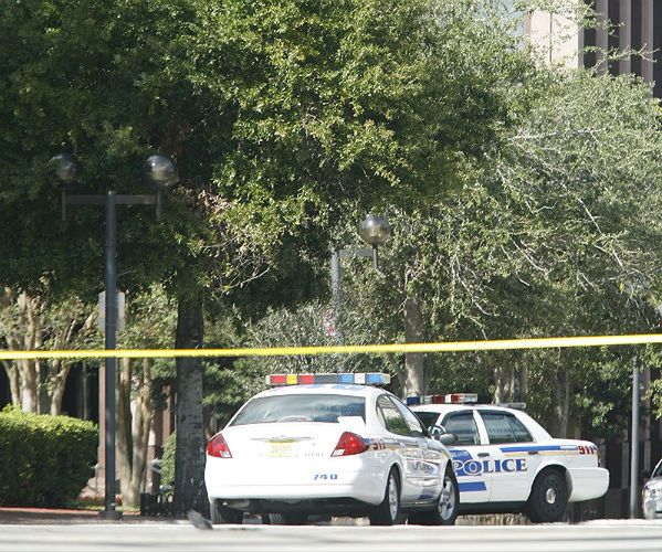 Morderstwo na Florydzie: emerytowany policjant zastrzelił mężczyznę w kinie, bo pisał SMS-y