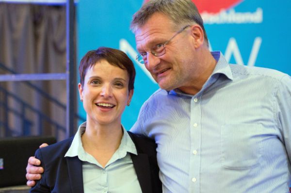 Zwrot na prawo w partii eurosceptyków Alternatywa dla Niemiec (AfD)