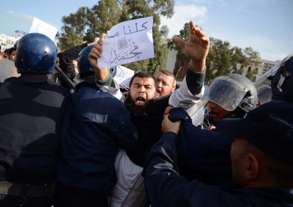 Manifestacje na Bliskim Wschodzie i w Afryce przeciw "Charlie Hebdo"