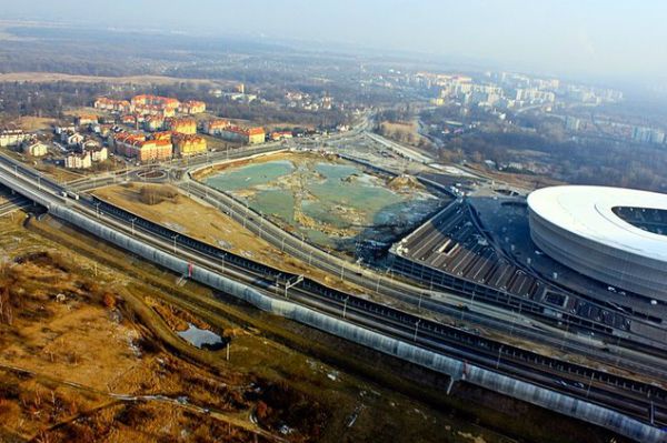 18 mln zł już na koncie Solorza-Żaka. Prezydent Wrocławia ma pomysł na "dziurę" przy stadionie