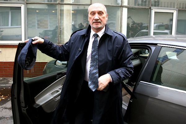 Macierewicz i Radziszewska zrzekli się immunitetów. Zostaną ukarani?