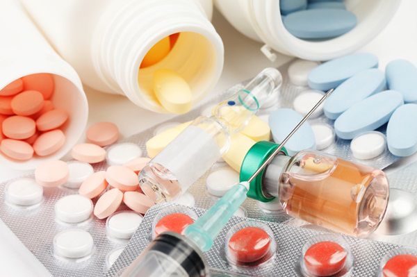 W aptekach brakuje m.in. leków przeciwzakrzepowych i przeciwastmatycznych