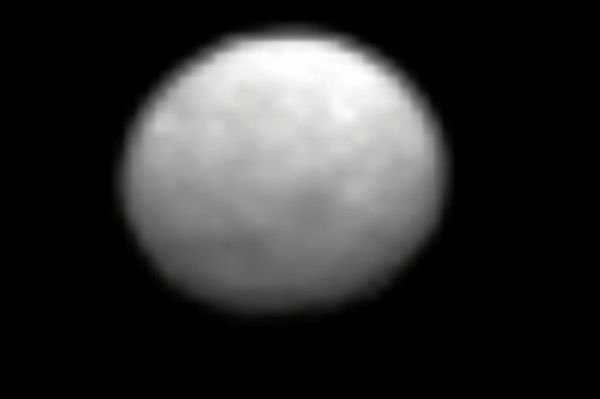 Sonda Dawn dolatuje do karłowatej planety Ceres