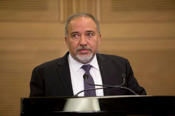 Kontrowersyjny Awigdor Lieberman został ministrem obrony