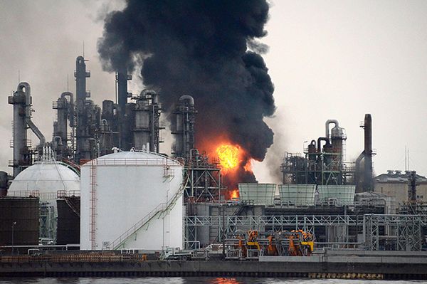 Potężna eksplozja w japońskiej fabryce chemicznej w Himeji