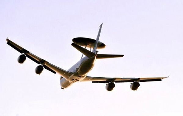 Samolot systemu AWACS nad Polską dla ochrony Euro