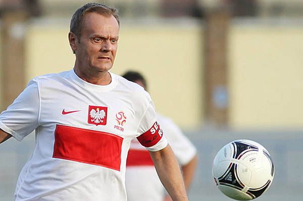 Paweł Graś: premier kontuzjowany na meczu piłkarskim; ma usztywnioną nogę