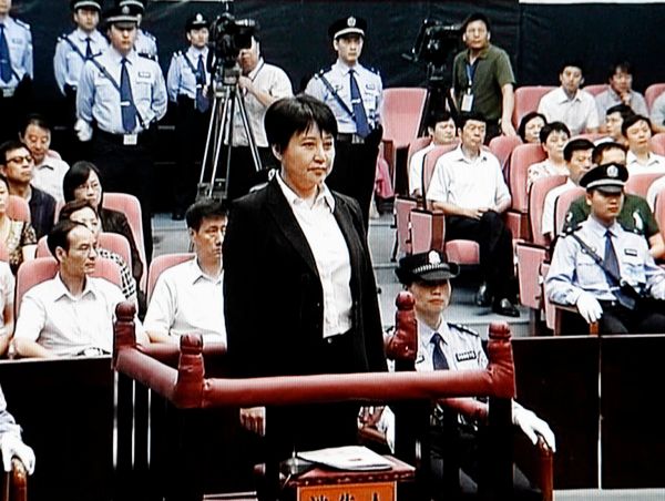 Gu Kailai skazana na karę śmierci w zawieszeniu