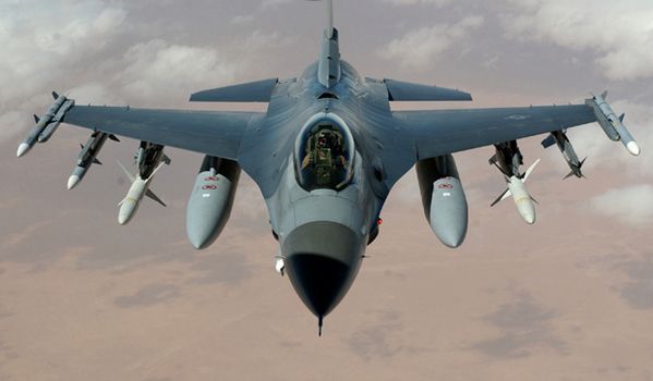 Katastrofa amerykańskiego F-16 w Afganistanie. Pilot zginął na miejscu