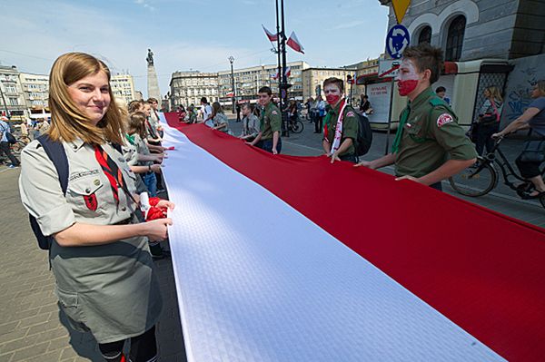 Bronisław Komorowski w Dniu Flagi apeluje o jedność Polaków