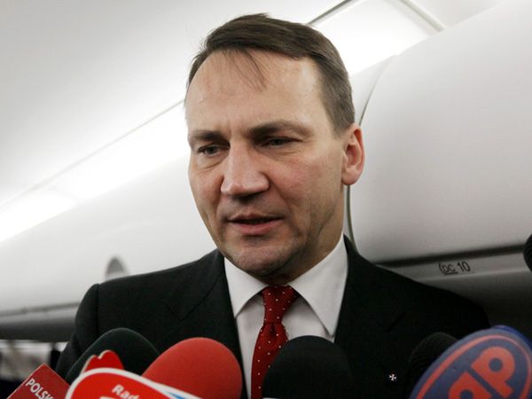 Sikorski: mamy nadzieję na demokrację w Rosji