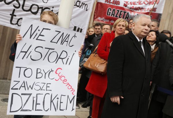 Protest w obronie lekcji historii przenosi się do stolicy