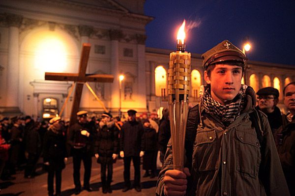 W warszawskiej Drodze Krzyżowej wzięło udział kilka tysięcy warszawiaków