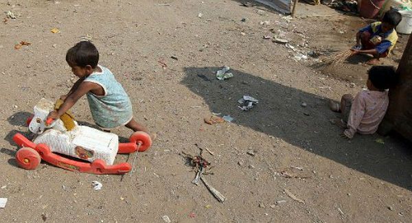Coraz więcej dzieci żyje w slumsach