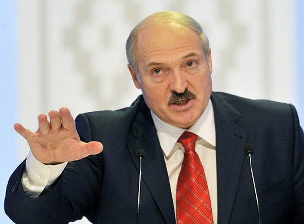 Aleksander Łukaszenka: armia powinna odpowiednio reagować