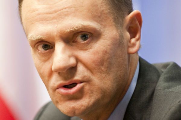 Tusk składa życzenia z okazji Dnia Kobiet